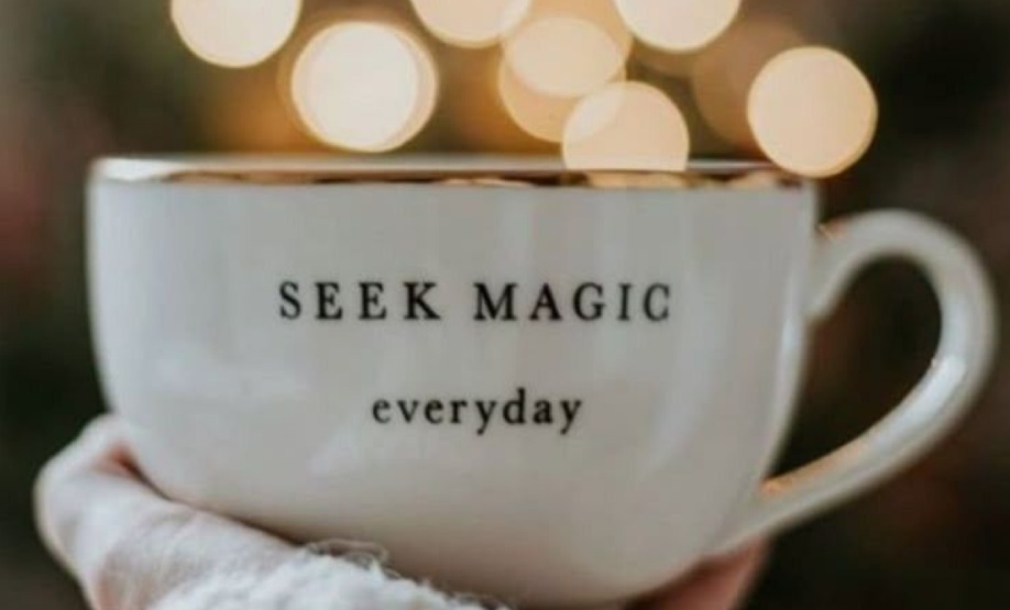 Seek Magic everyday mug in warm candlelight